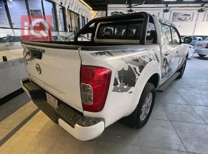 نيسان نافارا